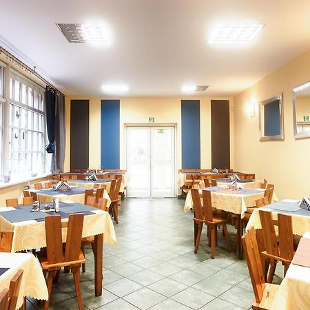 Pod Arkadami Hotel Darlowko Ngoại thất bức ảnh