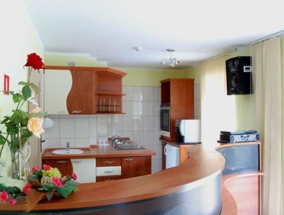 Pod Arkadami Hotel Darlowko Ngoại thất bức ảnh