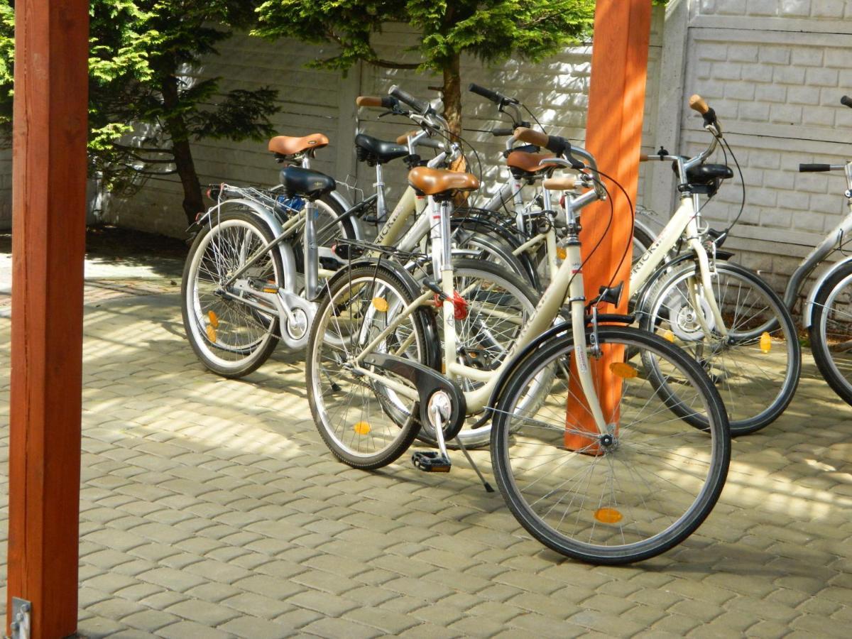 Pod Arkadami Hotel Darlowko Ngoại thất bức ảnh