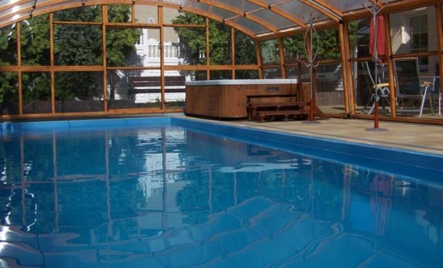 Pod Arkadami Hotel Darlowko Ngoại thất bức ảnh