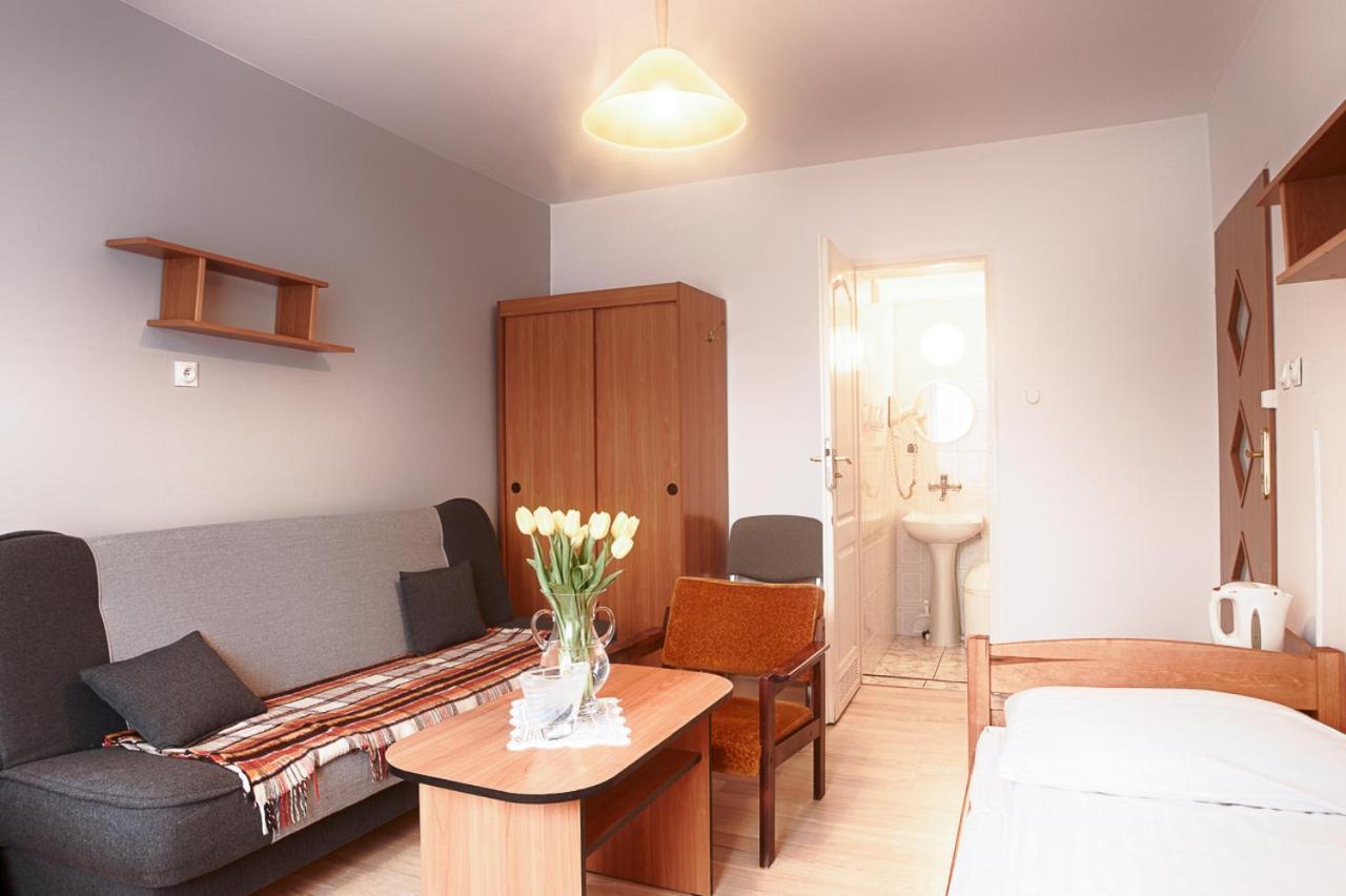 Pod Arkadami Hotel Darlowko Ngoại thất bức ảnh