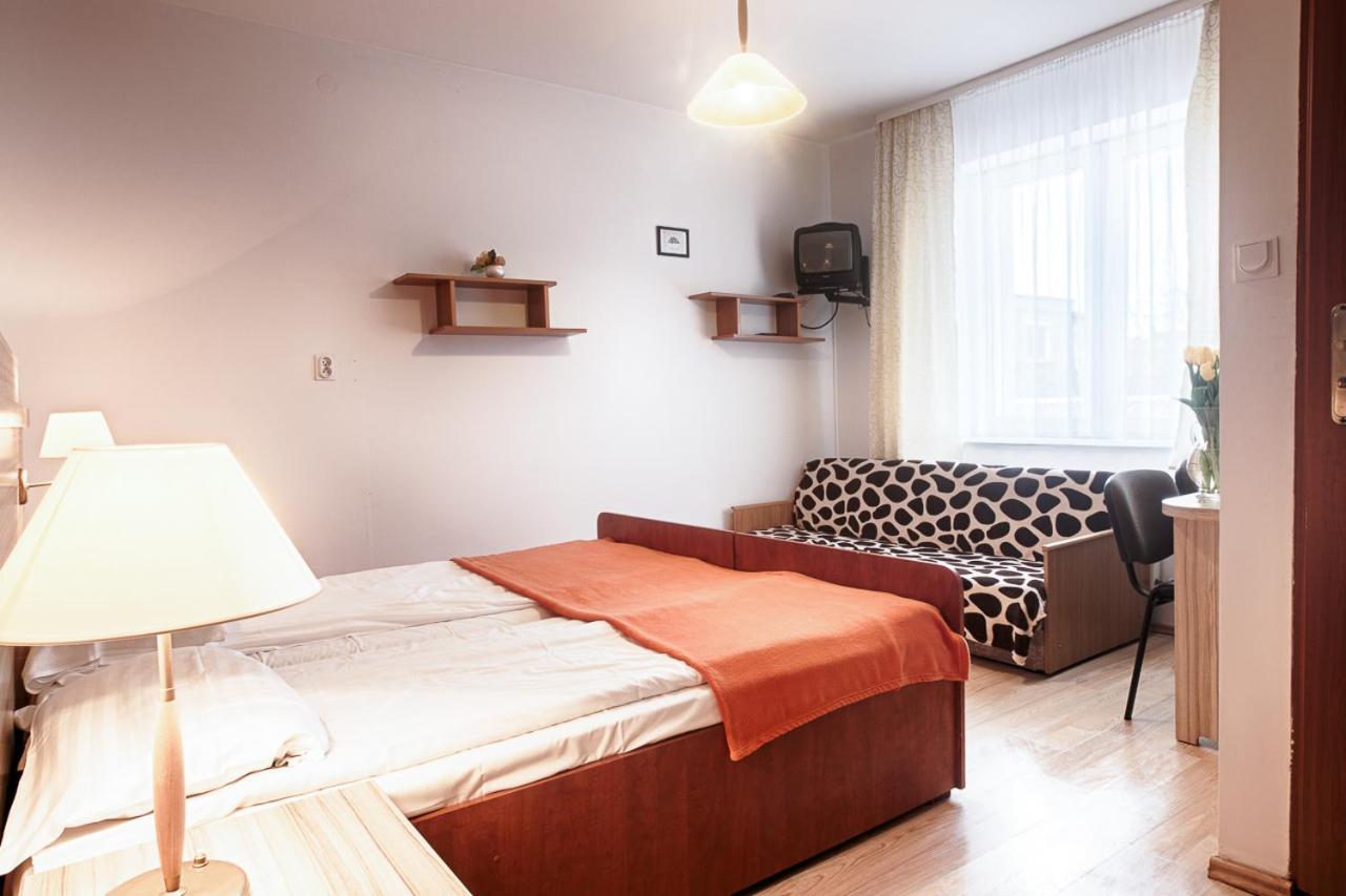 Pod Arkadami Hotel Darlowko Ngoại thất bức ảnh